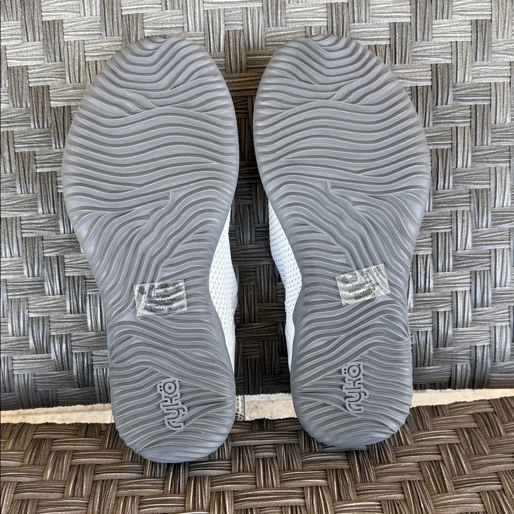 Ryka Women's White and Lavender Slip-On Sneakers 10W New - Picture 7 of 8